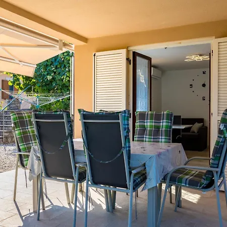 Apartament Mija With Garden
